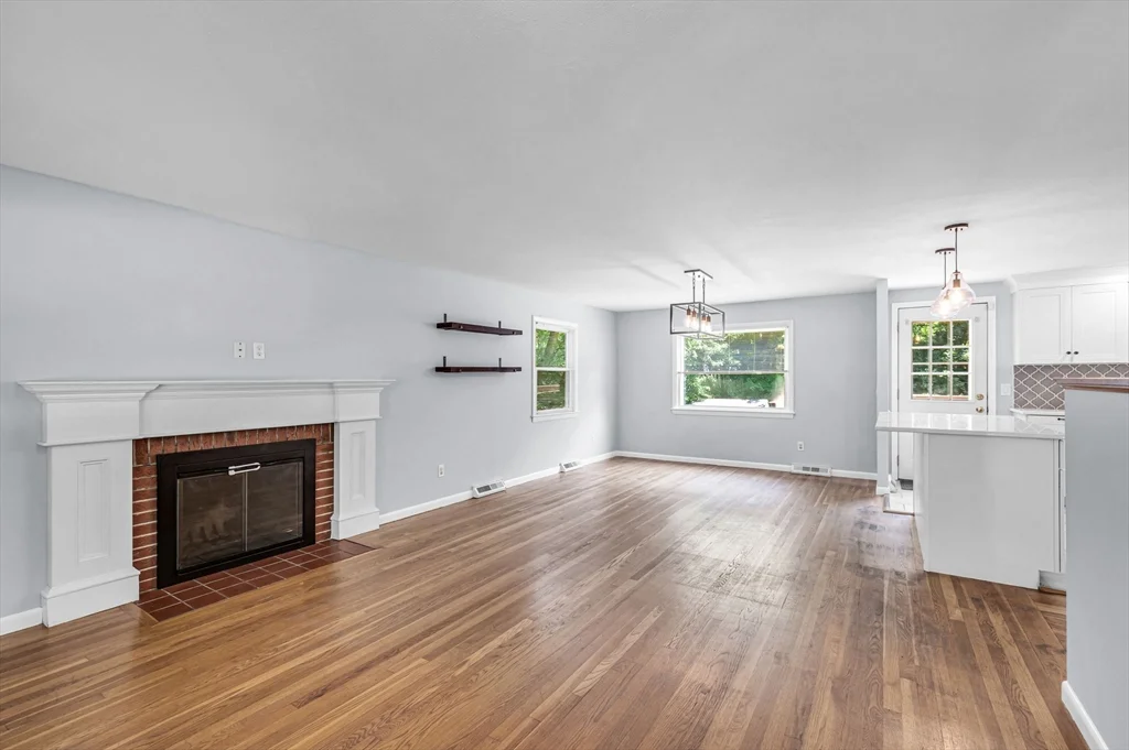 3 bed, 1 bath apartment for rent at 141 Cedar Rd Unit 141, Longmeadow — photo 33 of 42