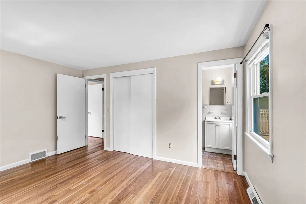 3 bed, 1 bath apartment for rent at 141 Cedar Rd Unit 141, Longmeadow — photo 23 of 42