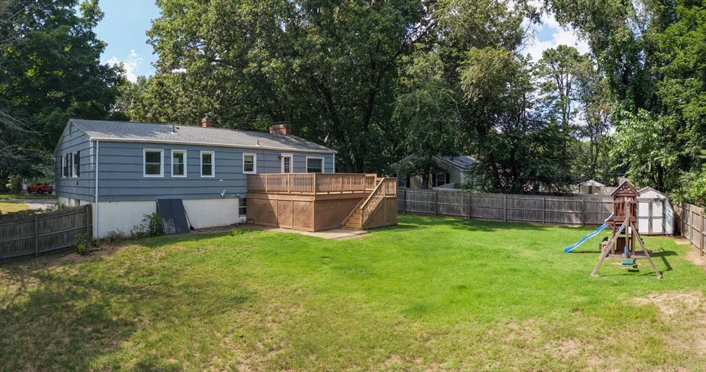 3 bed, 1 bath apartment for rent at 141 Cedar Rd Unit 141, Longmeadow — photo 37 of 42