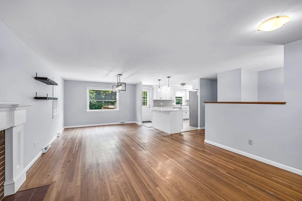 3 bed, 1 bath apartment for rent at 141 Cedar Rd Unit 141, Longmeadow — photo 5 of 42