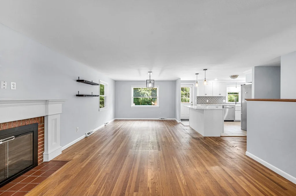 3 bed, 1 bath apartment for rent at 141 Cedar Rd Unit 141, Longmeadow — photo 14 of 42
