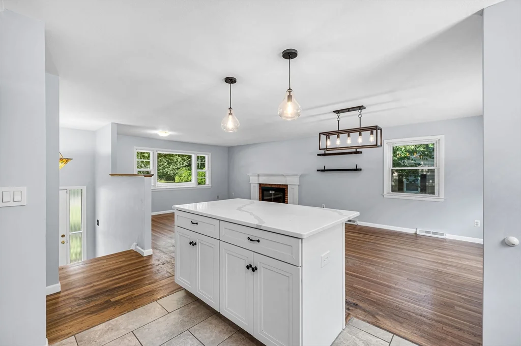 3 bed, 1 bath apartment for rent at 141 Cedar Rd Unit 141, Longmeadow — photo 10 of 42