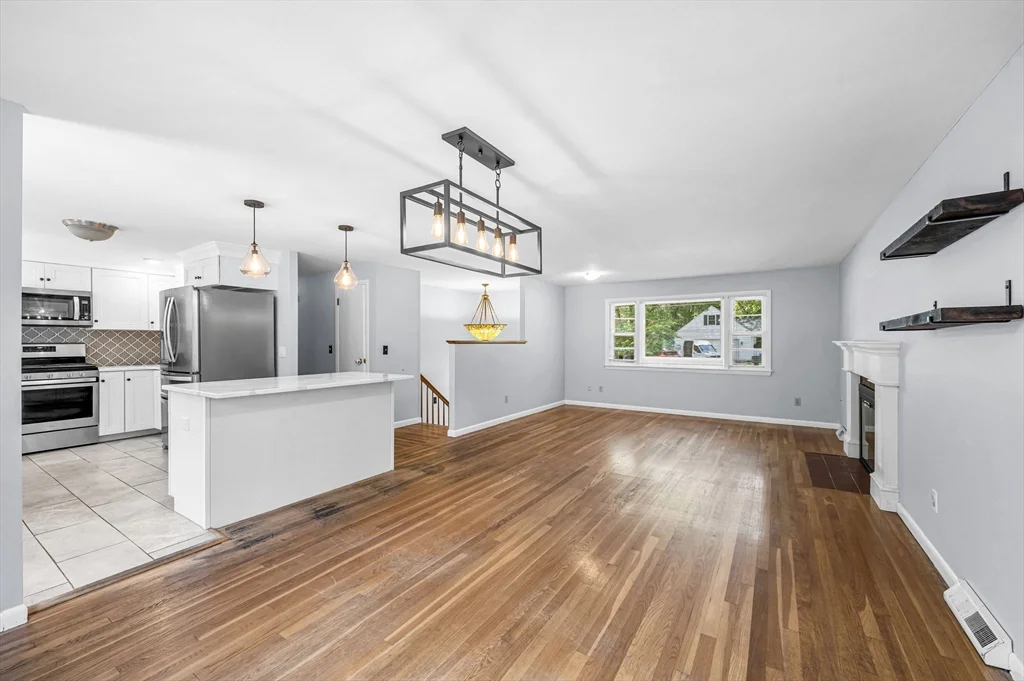 3 bed, 1 bath apartment for rent at 141 Cedar Rd Unit 141, Longmeadow — photo 9 of 42