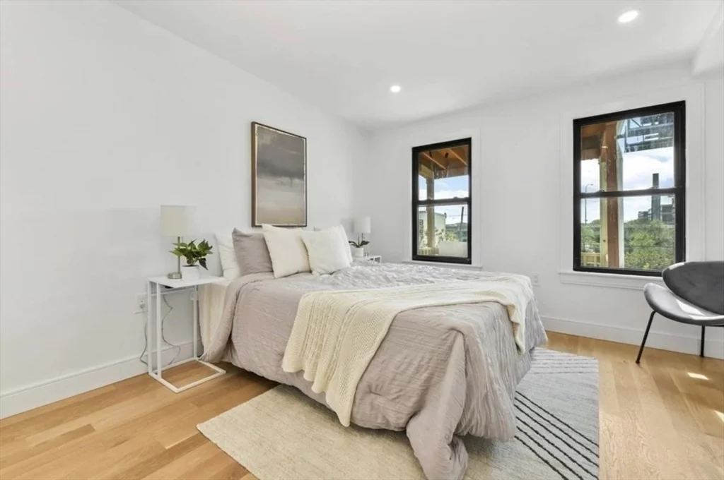 2 bed, 2 bath apartment for rent at 141 Chelsea Unit PH, East Boston — photo 15 of 21