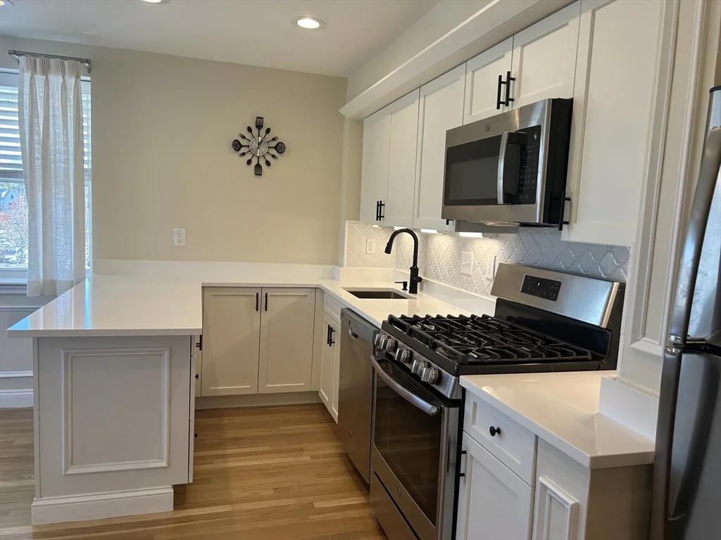2 bed, 1 bath apartment for rent at 141 Chestnut St Unit 202, Needham — photo 1 of 6