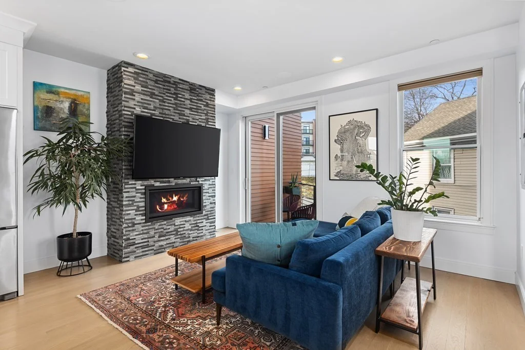 3 bed, 2 bath apartment for rent at 141 Cross St Unit A, East Somerville — photo 4 of 28