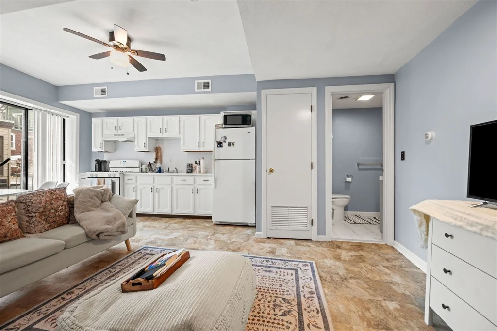 1 bed, 1 bath apartment for rent at 141 Emerson St Unit 2, South Boston — photo 4 of 21