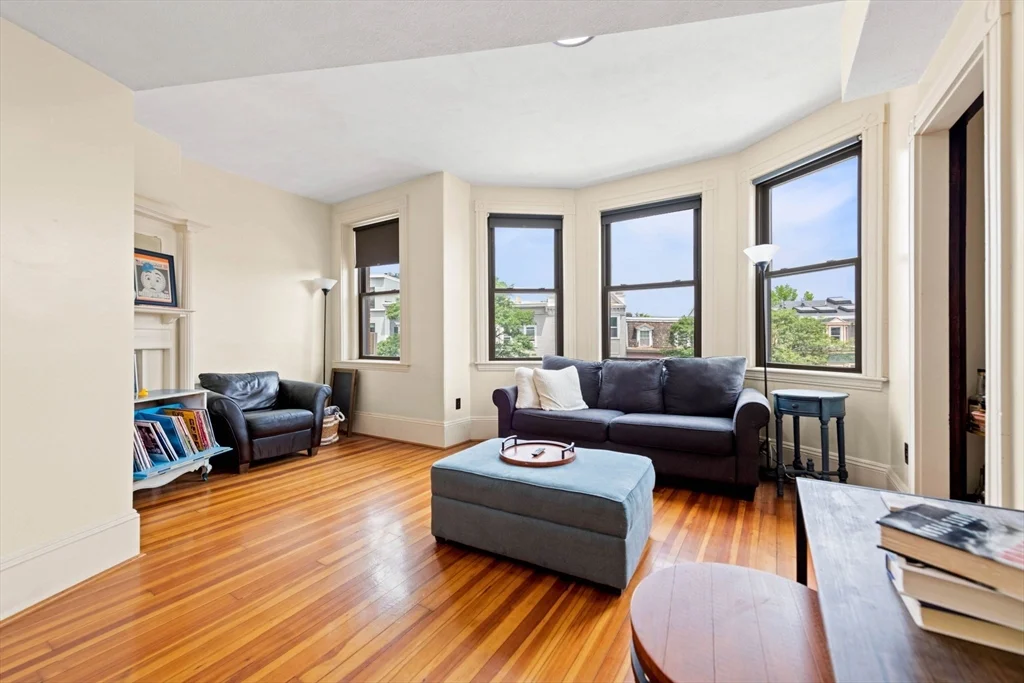 1 bed, 1 bath apartment for rent at 141 Emerson St Unit 3, South Boston
