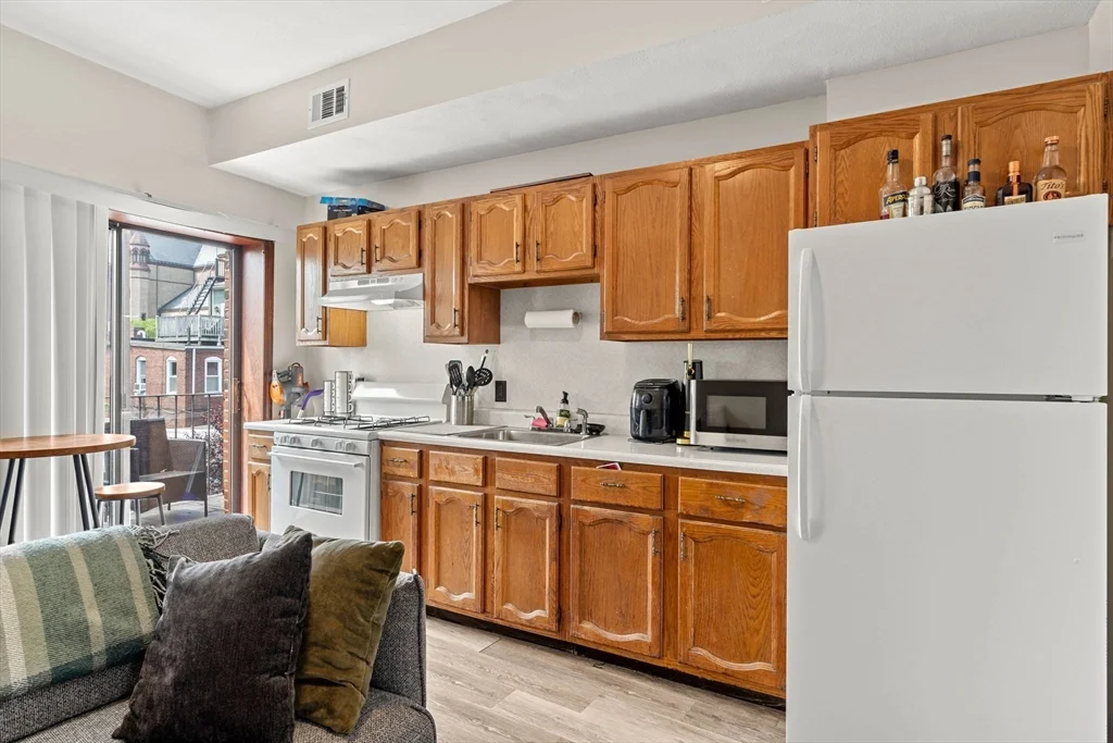1 bed, 1 bath apartment for rent at 141 Emerson St Unit 4, South Boston — photo 4 of 12