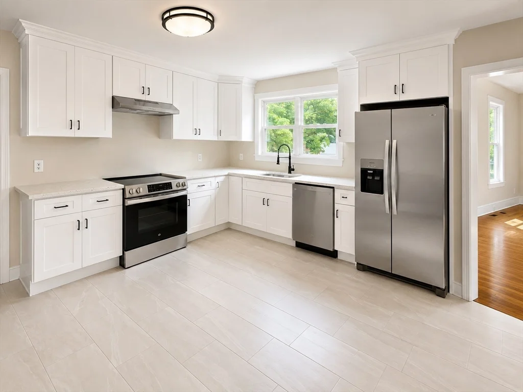 3 bed, 1 bath apartment for rent at 141 Everett St Unit 1, Southbridge