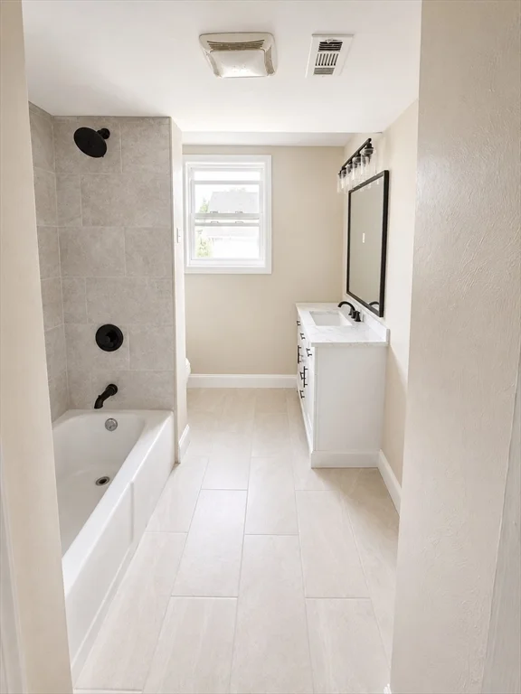 3 bed, 1 bath apartment for rent at 141 Everett St Unit 2, Southbridge — photo 3 of 8