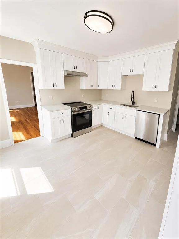 3 bed, 1 bath apartment for rent at 141 Everett St Unit 2, Southbridge