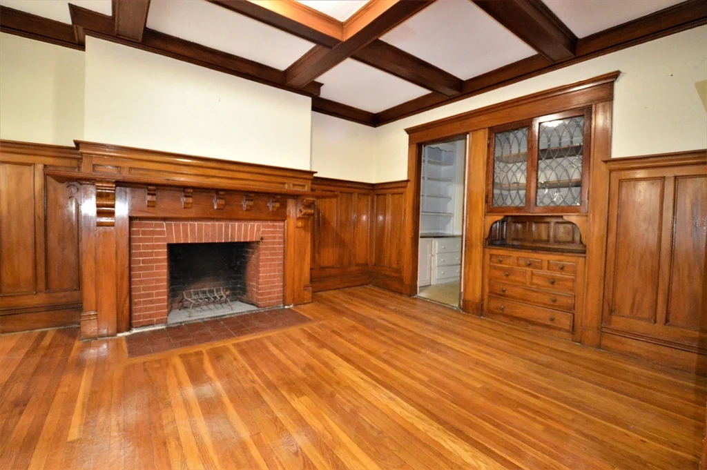 2 bed, 1 bath apartment for rent at 141 Fuller St Unit 1, North Brookline