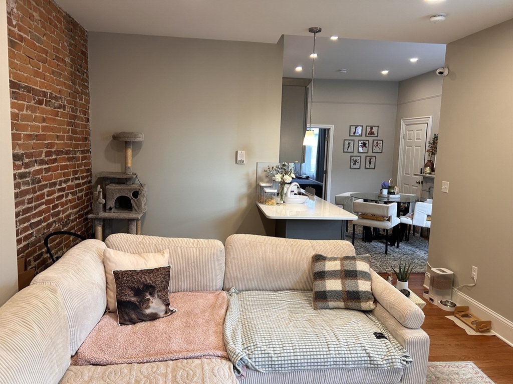 1 bed, 1 bath apartment for rent at 141 Galen St Unit 1, Watertown — photo 7 of 11