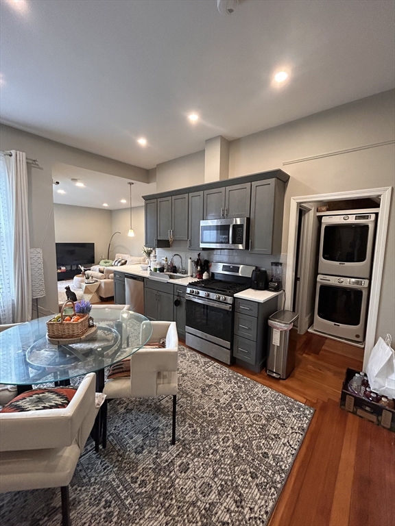 1 bed, 1 bath apartment for rent at 141 Galen St Unit 1, Watertown — photo 1 of 11