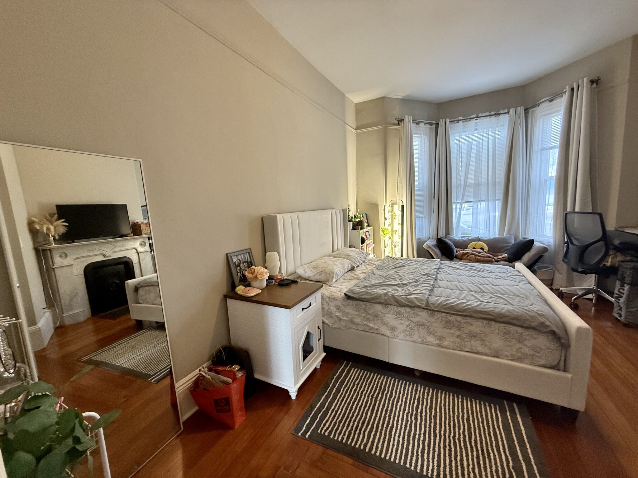 1 bed, 1 bath apartment for rent at 141 Galen St Unit 2, Watertown — photo 4 of 9