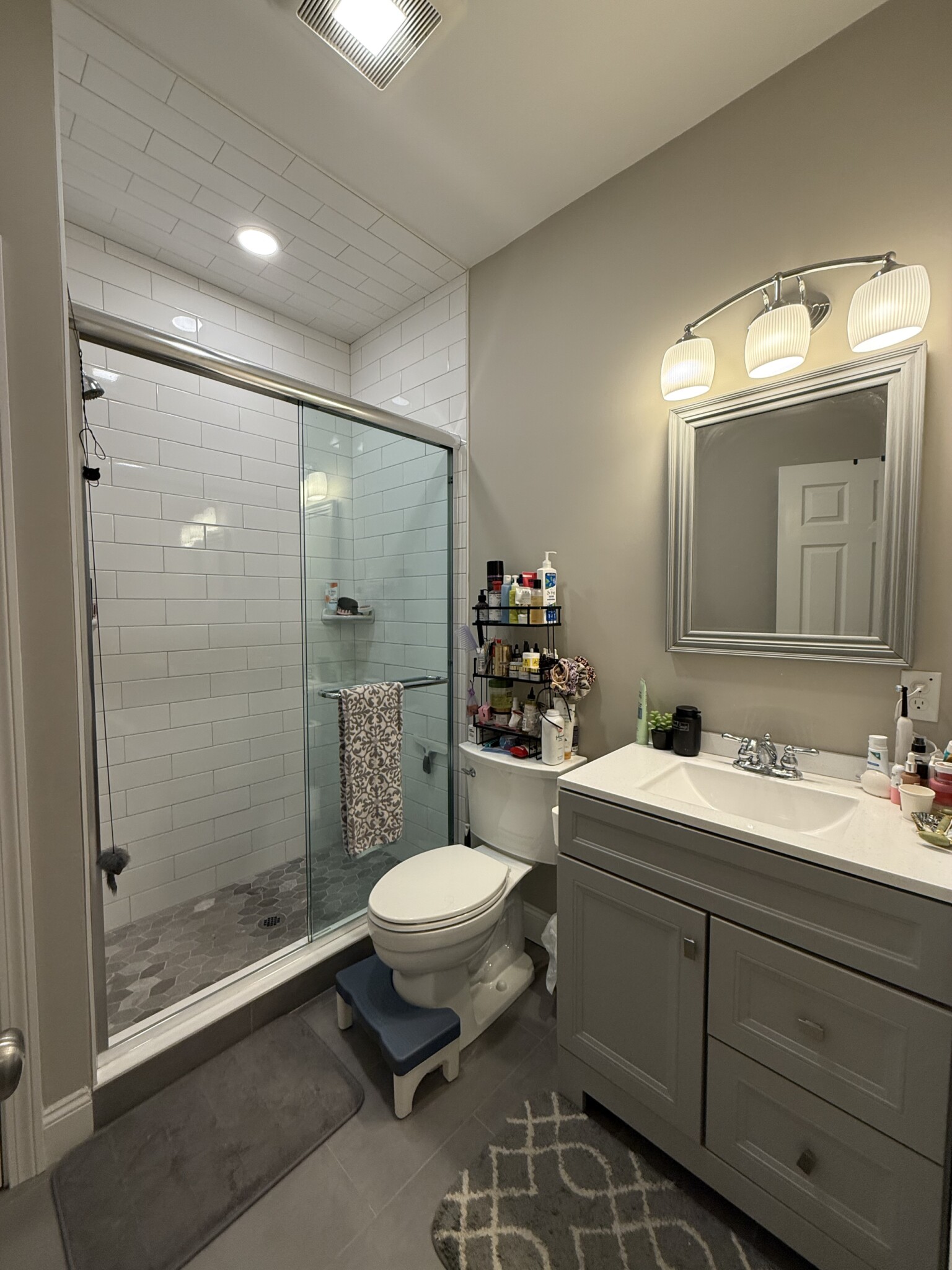 1 bed, 1 bath apartment for rent at 141 Galen St Unit 2, Watertown — photo 6 of 9