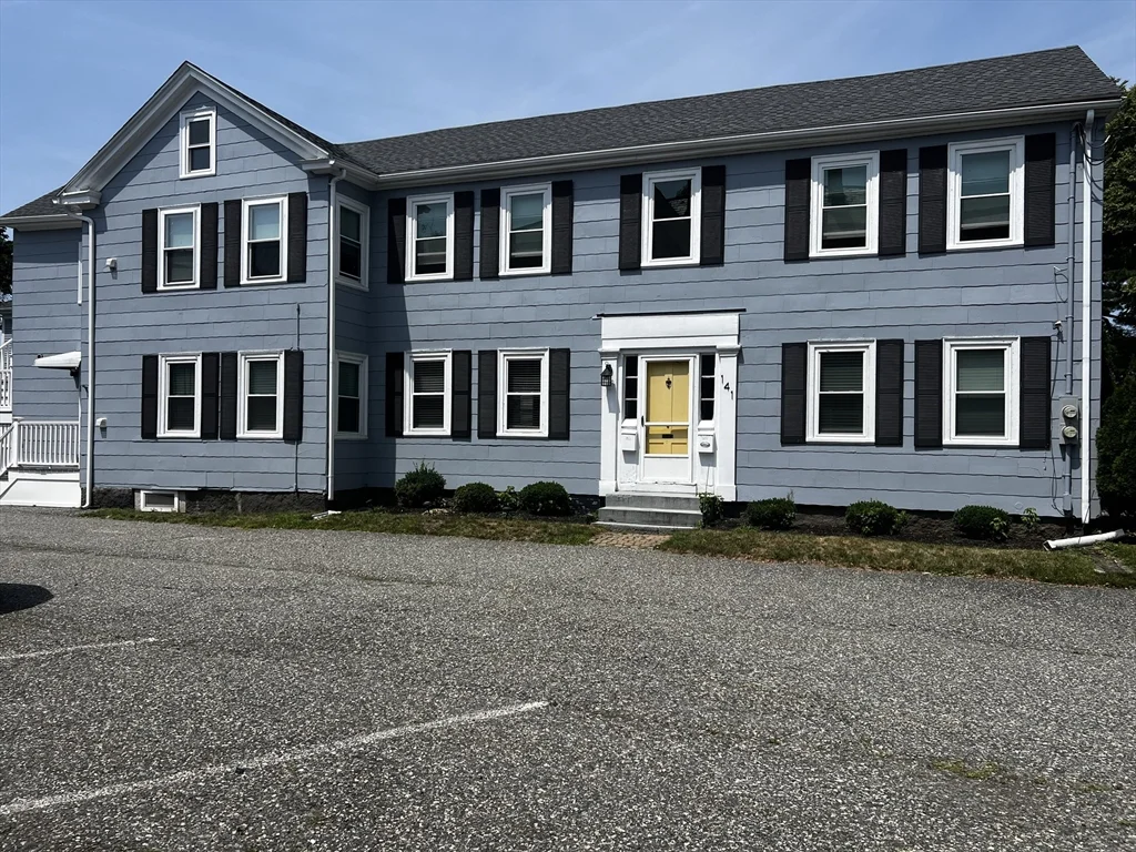 2 bed, 1 bath apartment for rent at 141 High St Unit 1, Danvers