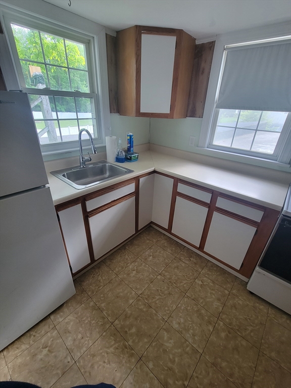 2 bed, 1 bath apartment for rent at 141 Howard St Unit 2nd floor, Easton — photo 9 of 14