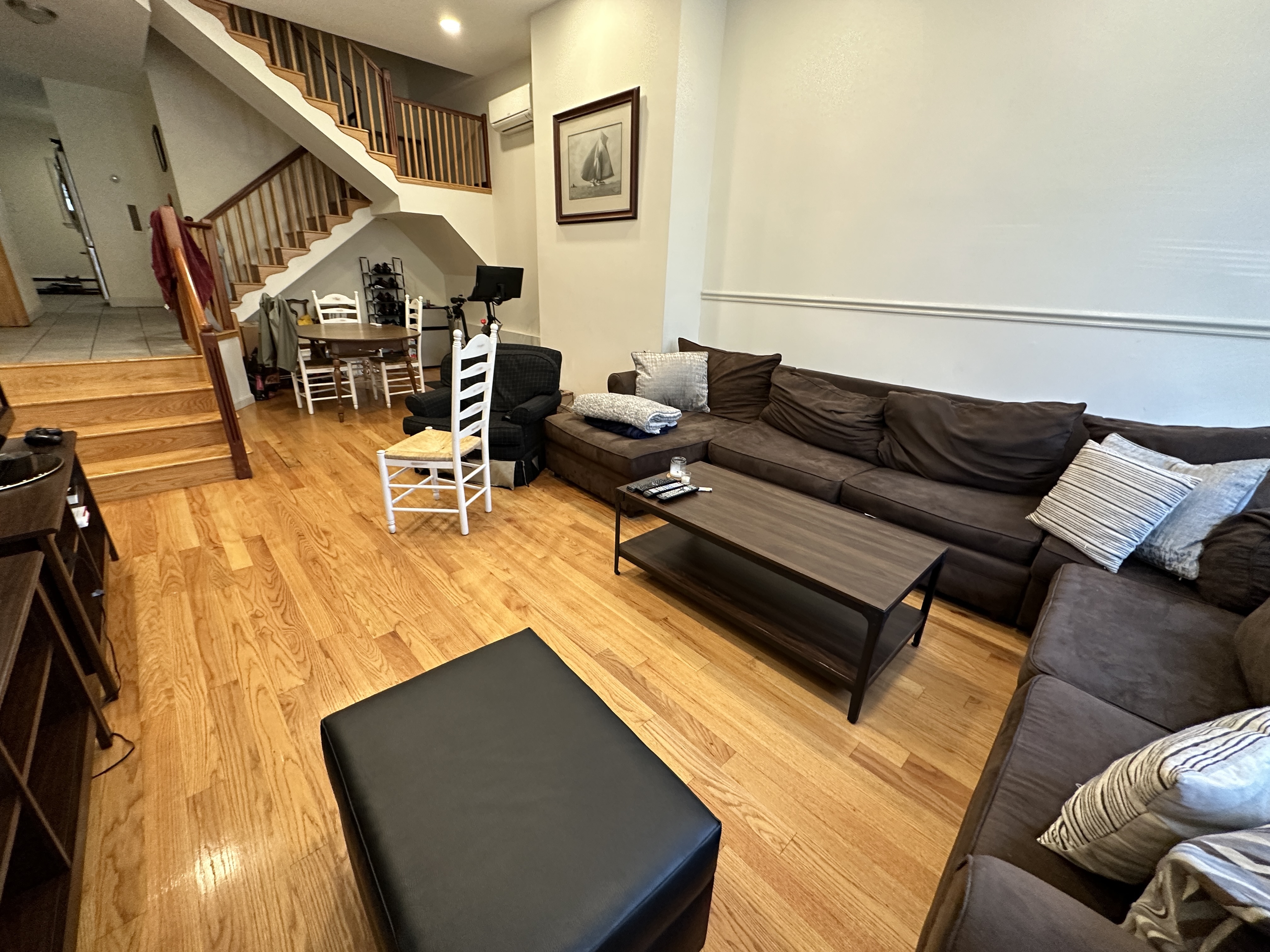 5 bed, 3 bath apartment for rent at 141 L St Unit 1-CF, South Boston — photo 3 of 37