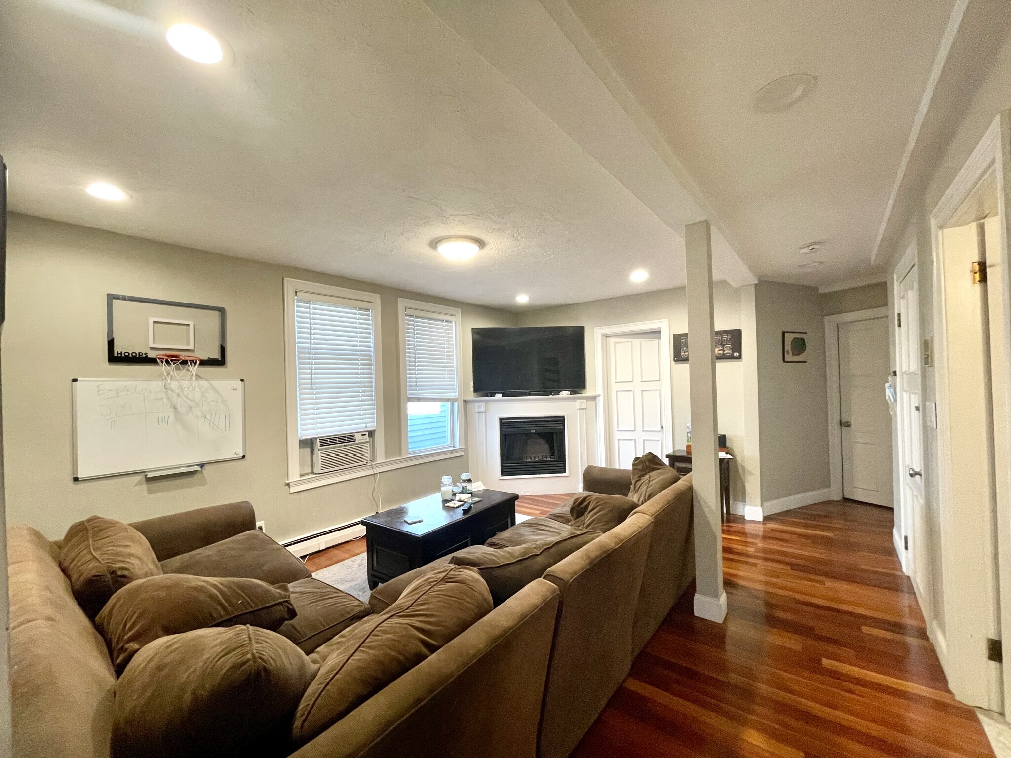 3 bed, 1 bath apartment for rent at 141 L St Unit 2, South Boston — photo 1 of 10