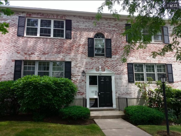 3 bed, 2 bath apartment for rent at 141 Lake Shore Rd Unit 4, Brighton