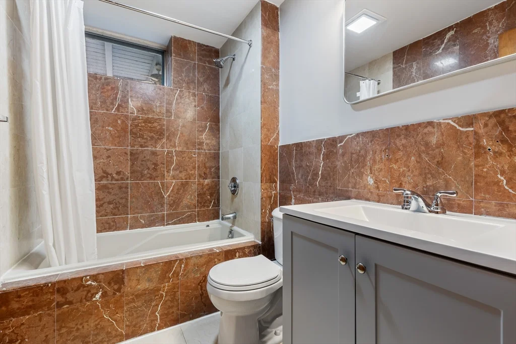 5 bed, 3 bath apartment for rent at 141 Longwood Ave Unit 1, Coolidge Corner — photo 14 of 30