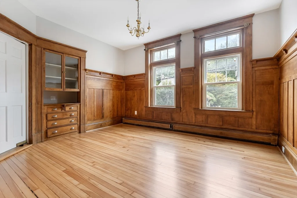 5 bed, 3 bath apartment for rent at 141 Longwood Ave Unit 1, Coolidge Corner — photo 9 of 30
