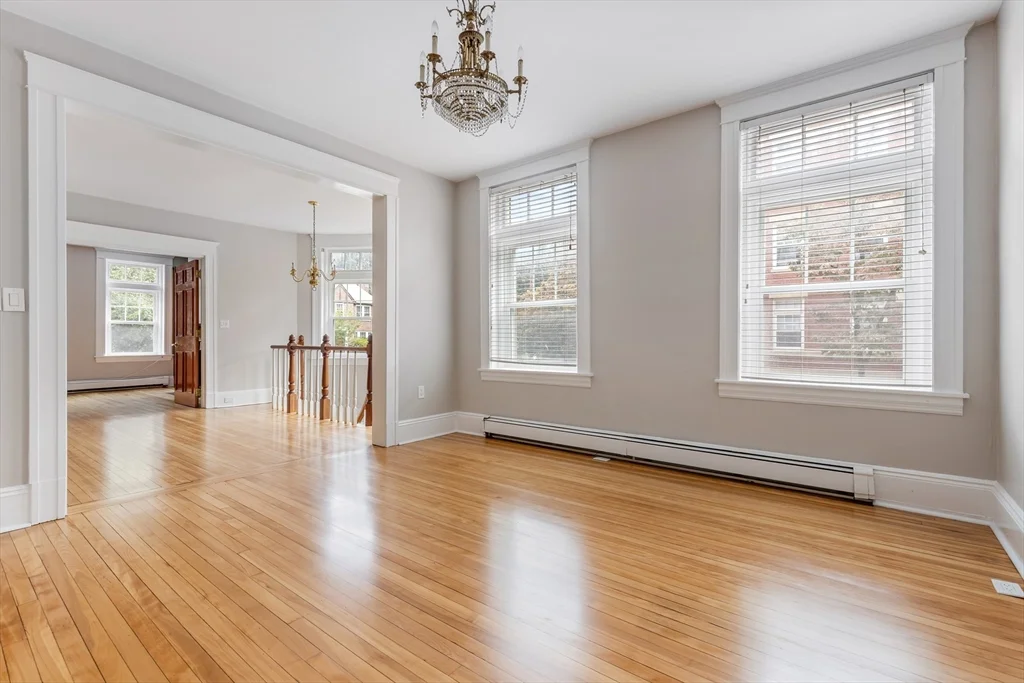 5 bed, 3 bath apartment for rent at 141 Longwood Ave Unit 1, Coolidge Corner — photo 4 of 30