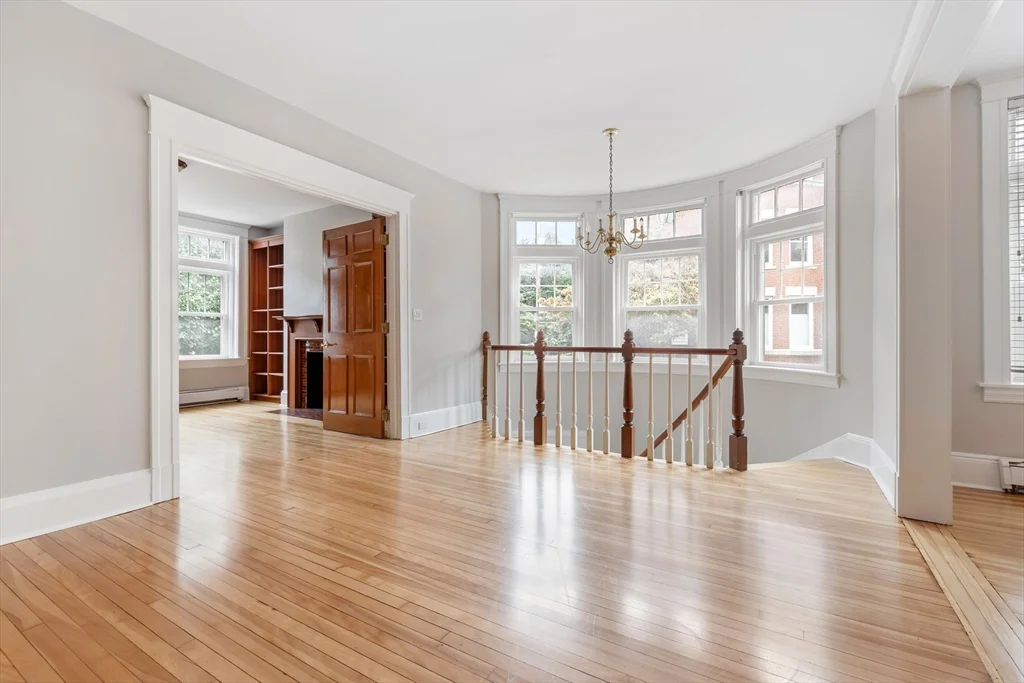 5 bed, 3 bath apartment for rent at 141 Longwood Ave Unit 1, Coolidge Corner — photo 1 of 30