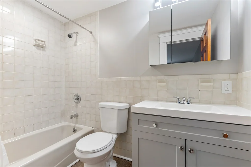 5 bed, 3 bath apartment for rent at 141 Longwood Ave Unit 1, Coolidge Corner — photo 23 of 30