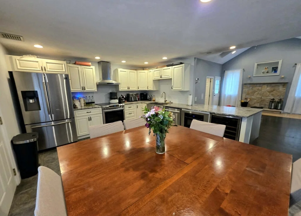 4 bed, 3 bath apartment for rent at 141 South St Unit 141, Randolph — photo 9 of 35