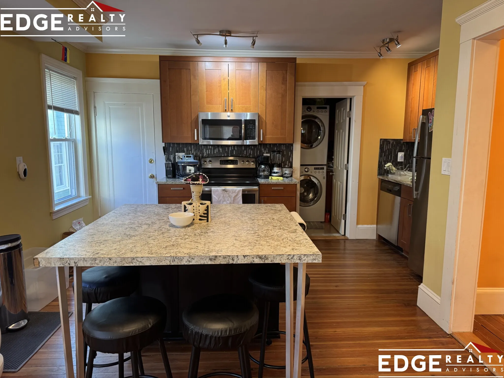 3 bed, 1 bath apartment for rent at 141 Summer St Unit 1, Watertown — photo 1 of 11