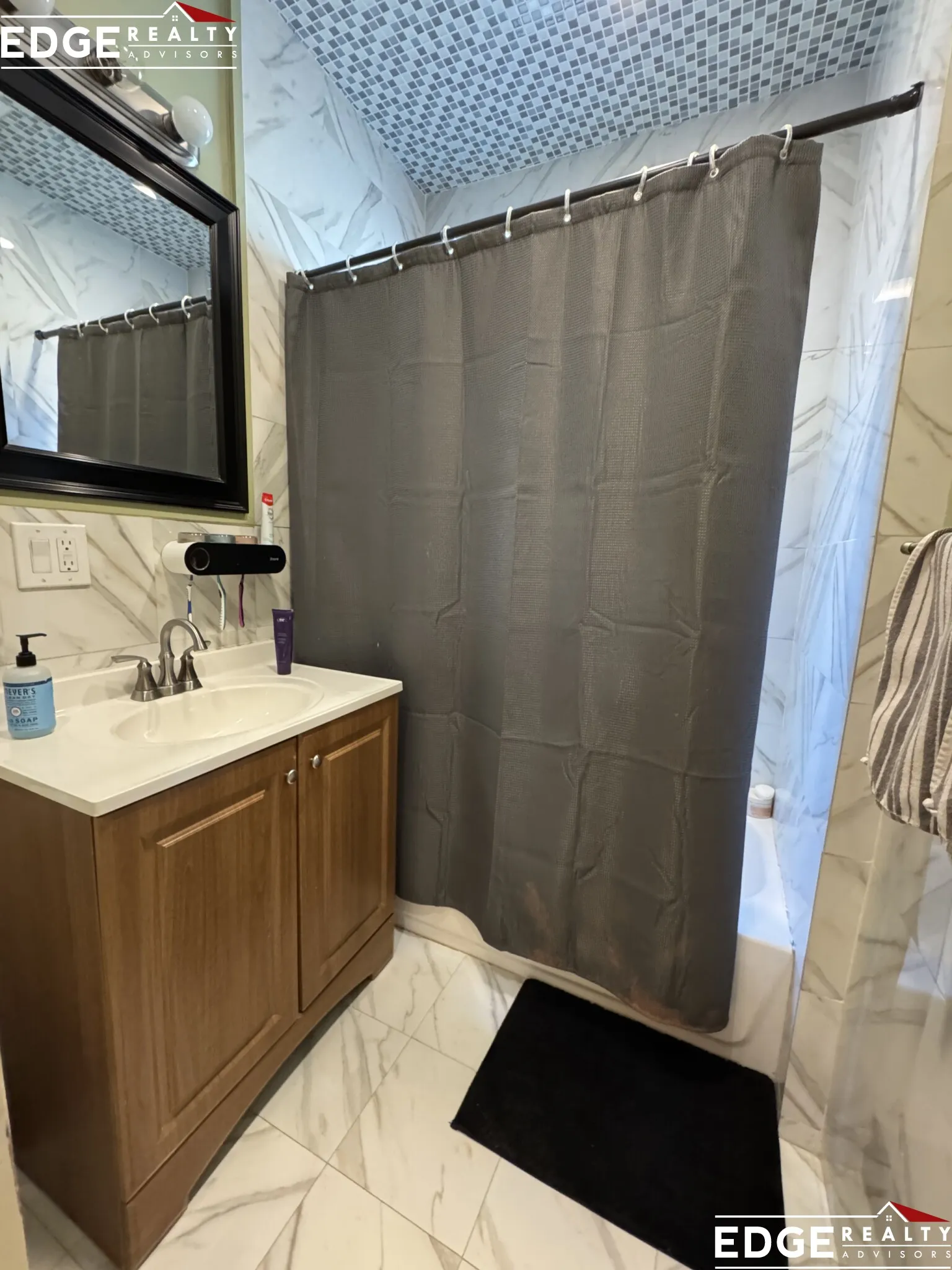 3 bed, 1 bath apartment for rent at 141 Summer St Unit 1, Watertown — photo 9 of 11