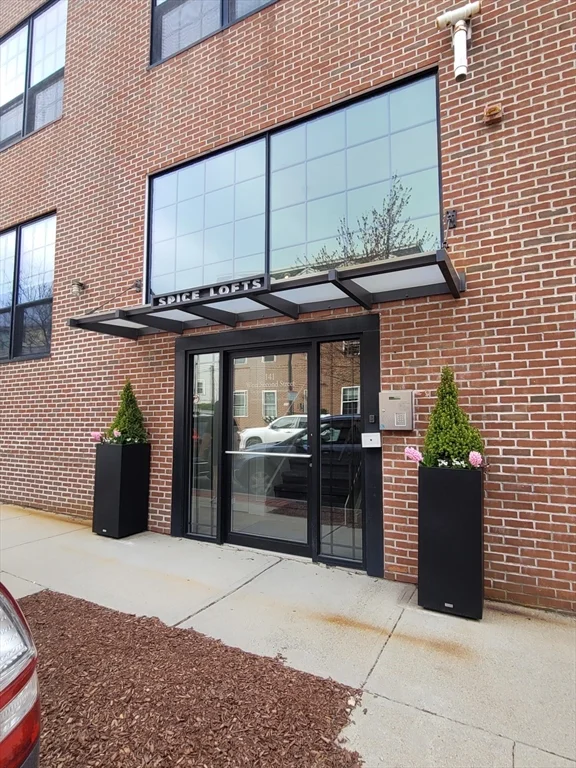 4 bed, 4+ bath apartment for rent at 141 W 2nd St Unit 1, South Boston