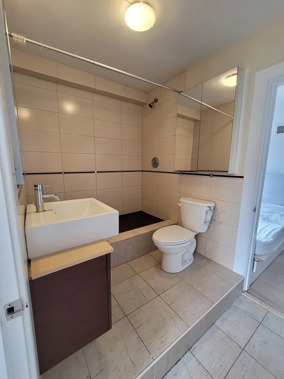 4 bed, 4+ bath apartment for rent at 141 W 2nd St Unit 1, South Boston — photo 8 of 15