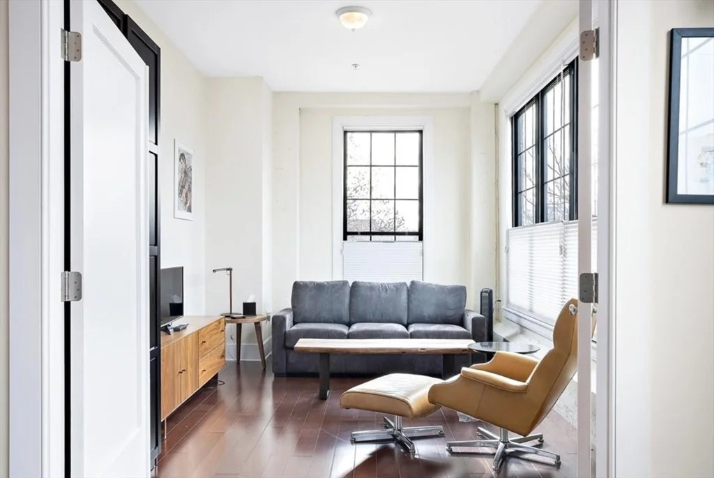 2 bed, 2 bath apartment for rent at 141 W 2nd St Unit 206, South Boston — photo 10 of 12