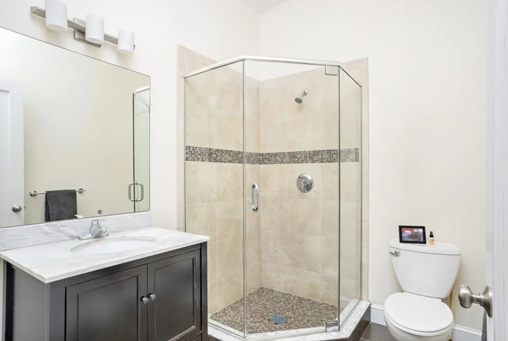 2 bed, 2 bath apartment for rent at 141 W 2nd St Unit 206, South Boston — photo 11 of 12