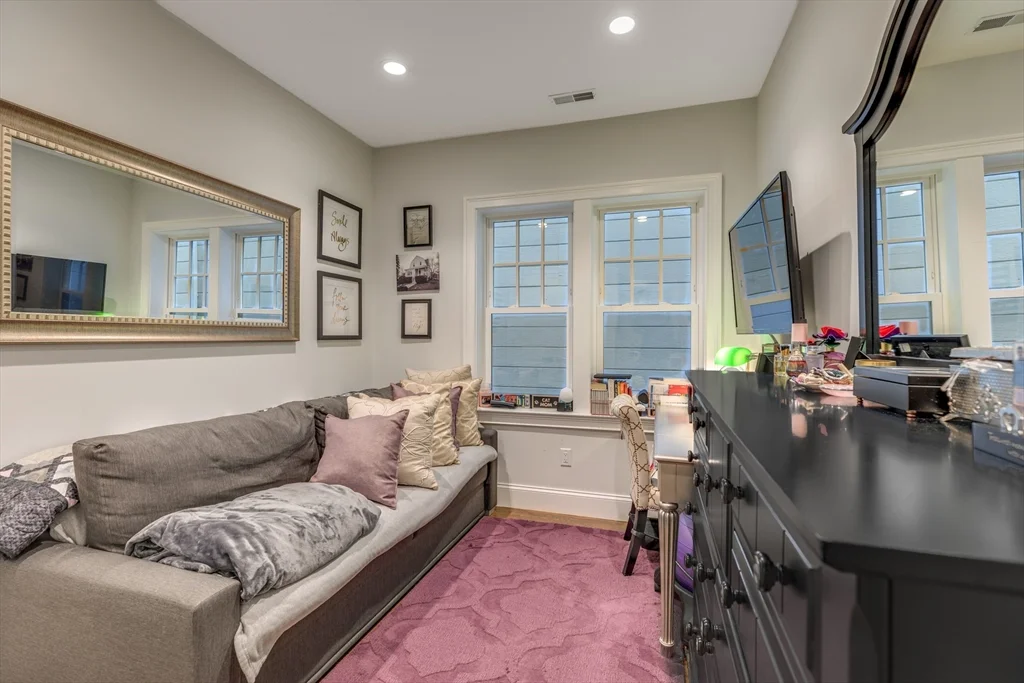 2 bed, 2 bath apartment for rent at 141 W 6th St Unit 1, South Boston — photo 9 of 12