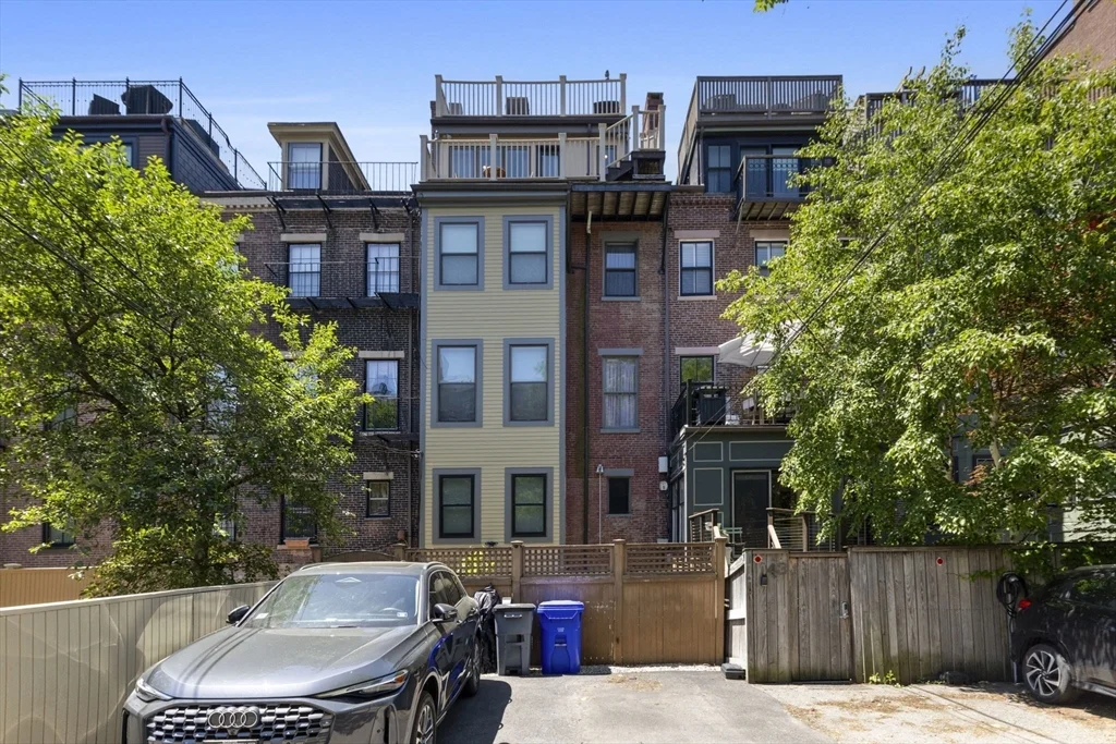 2 bed, 2 bath apartment for rent at 141 W Concord St Unit 3, South End — photo 20 of 21