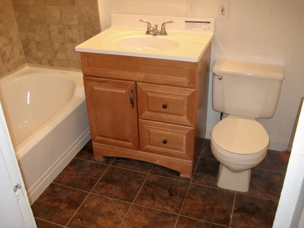 2 bed, 1 bath apartment for rent at 141 Whitwell St Unit 1, Quincy — photo 10 of 10