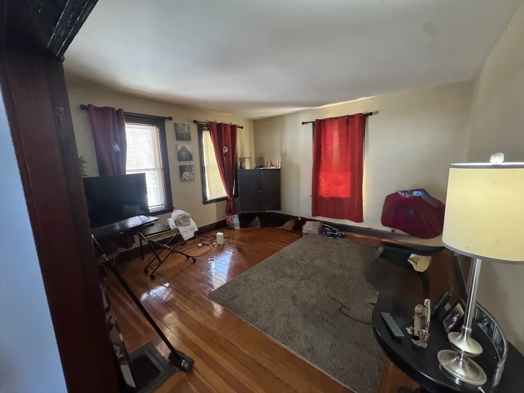 2 bed, 1 bath apartment for rent at 141 Whitwell St Unit 1, Quincy — photo 8 of 10