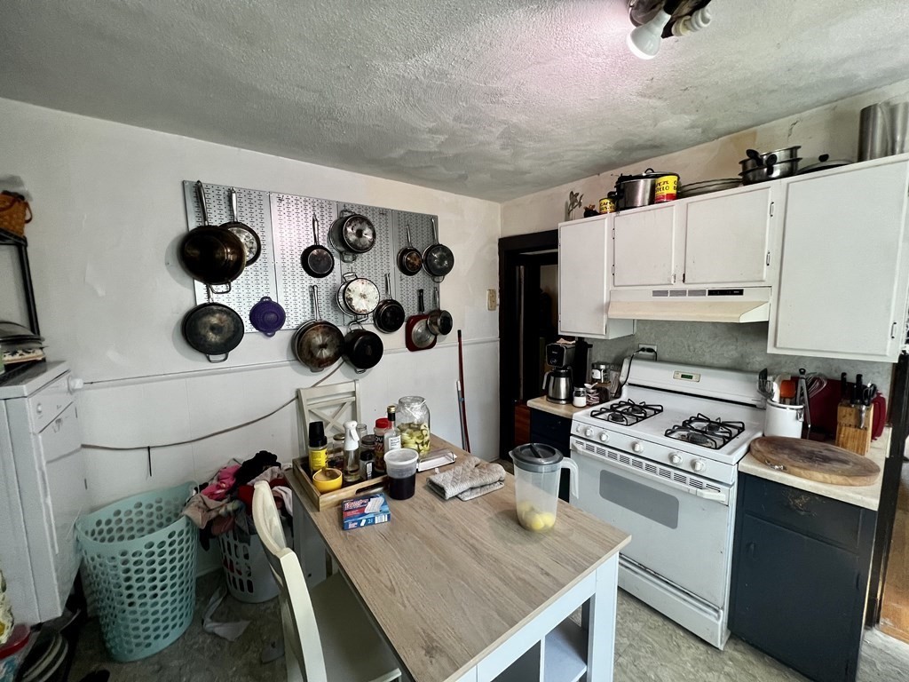 2 bed, 1 bath apartment for rent at 141 Williams St Unit 2, Jamaica Plain — photo 6 of 11