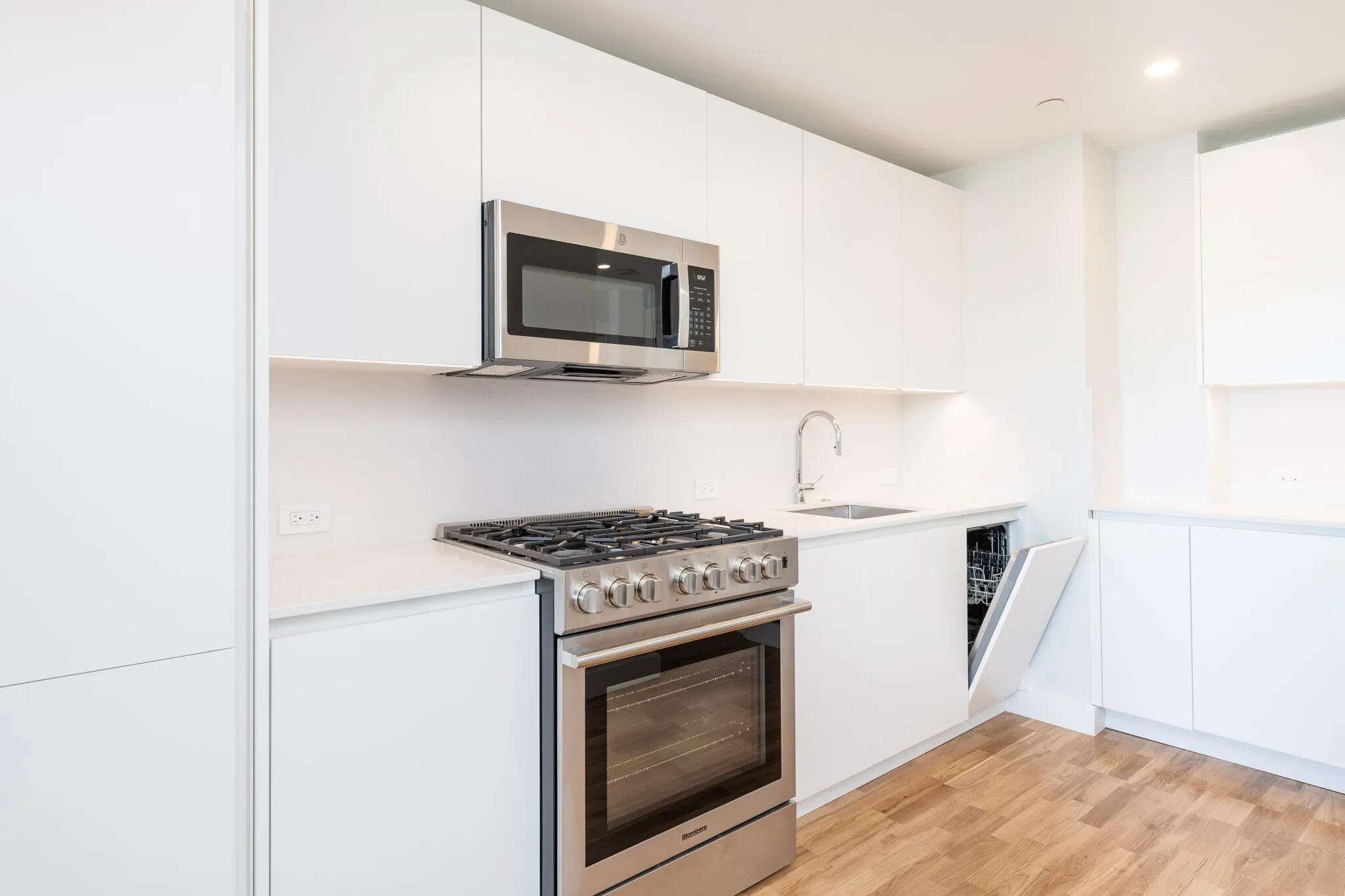 1 bed, 1 bath apartment for rent at 1410 Columbia Rd Unit 15A, South Boston — photo 5 of 17