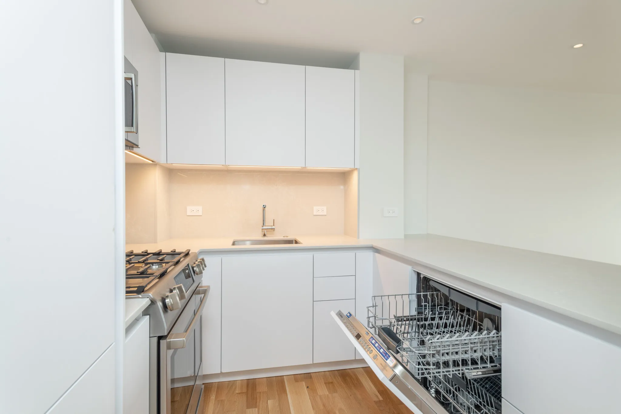 1 bed, 1 bath apartment for rent at 1410 Columbia Rd Unit 16E, South Boston — photo 4 of 8