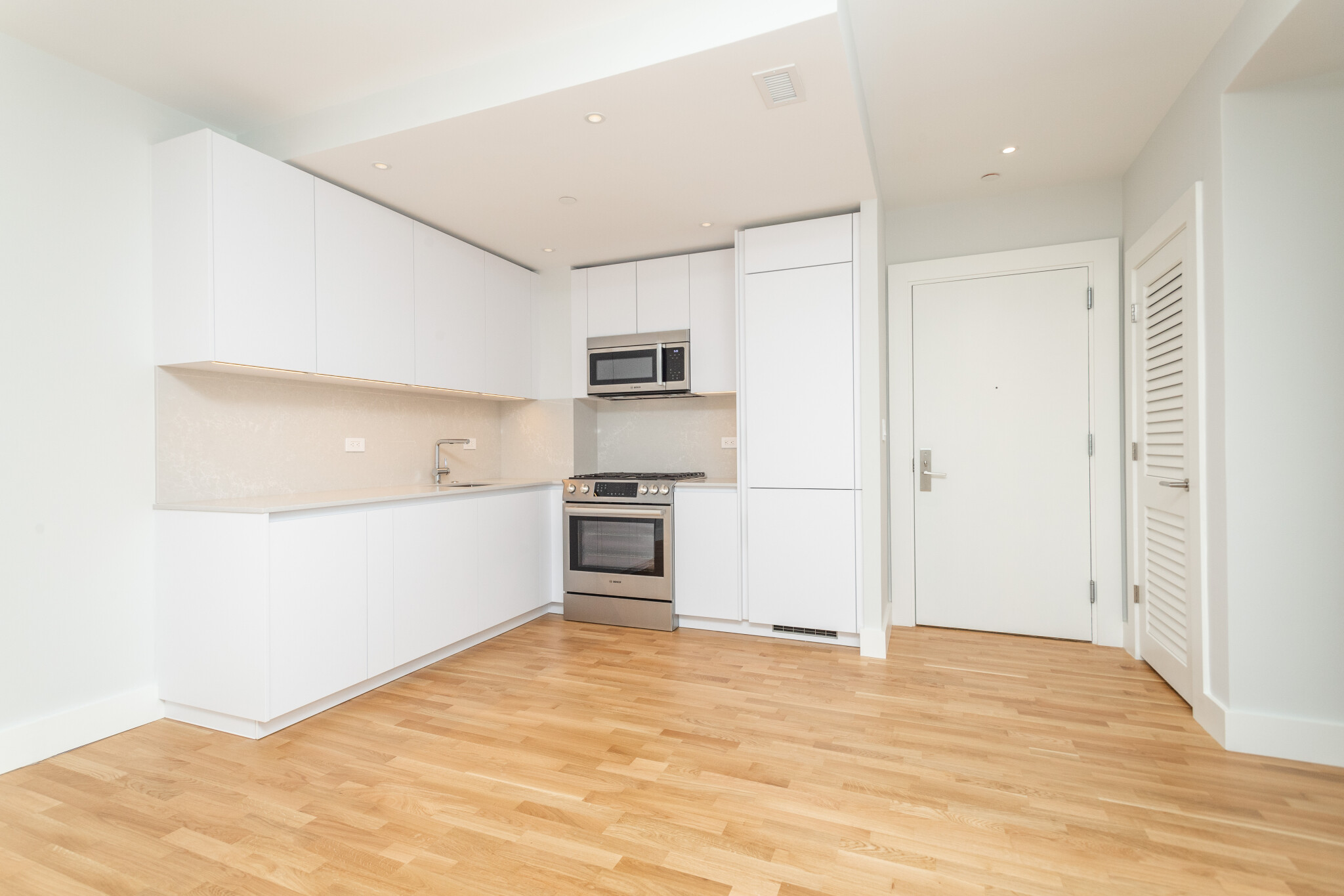 2 bed, 1 bath apartment for rent at 1410 Columbia Rd Unit 1C, South Boston — photo 2 of 22