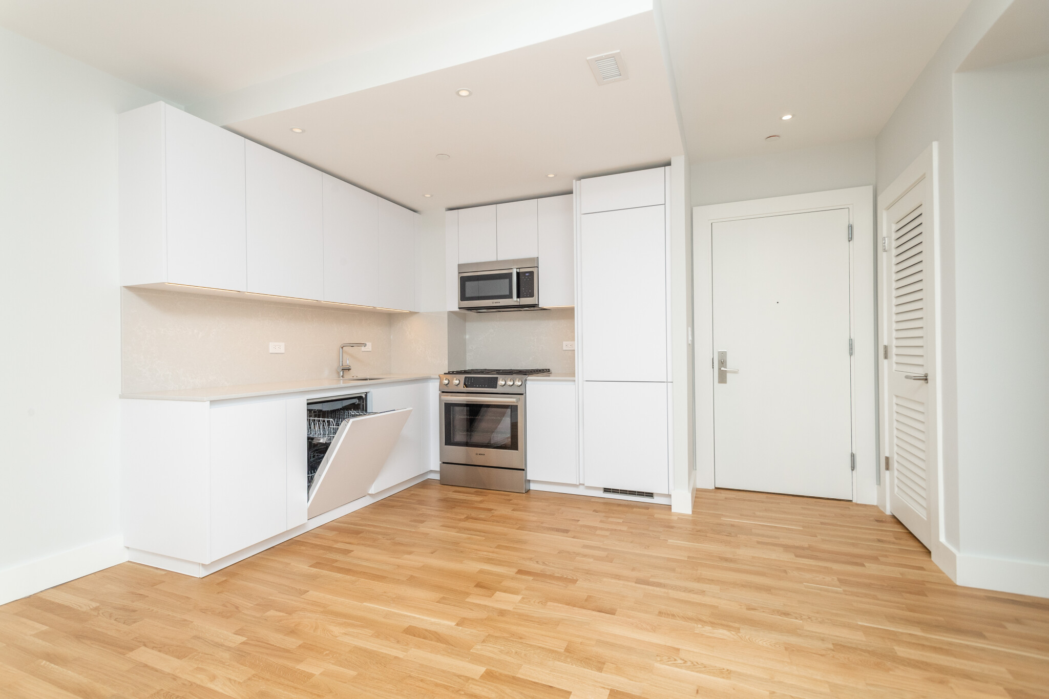 2 bed, 1 bath apartment for rent at 1410 Columbia Rd Unit 1C, South Boston — photo 1 of 22