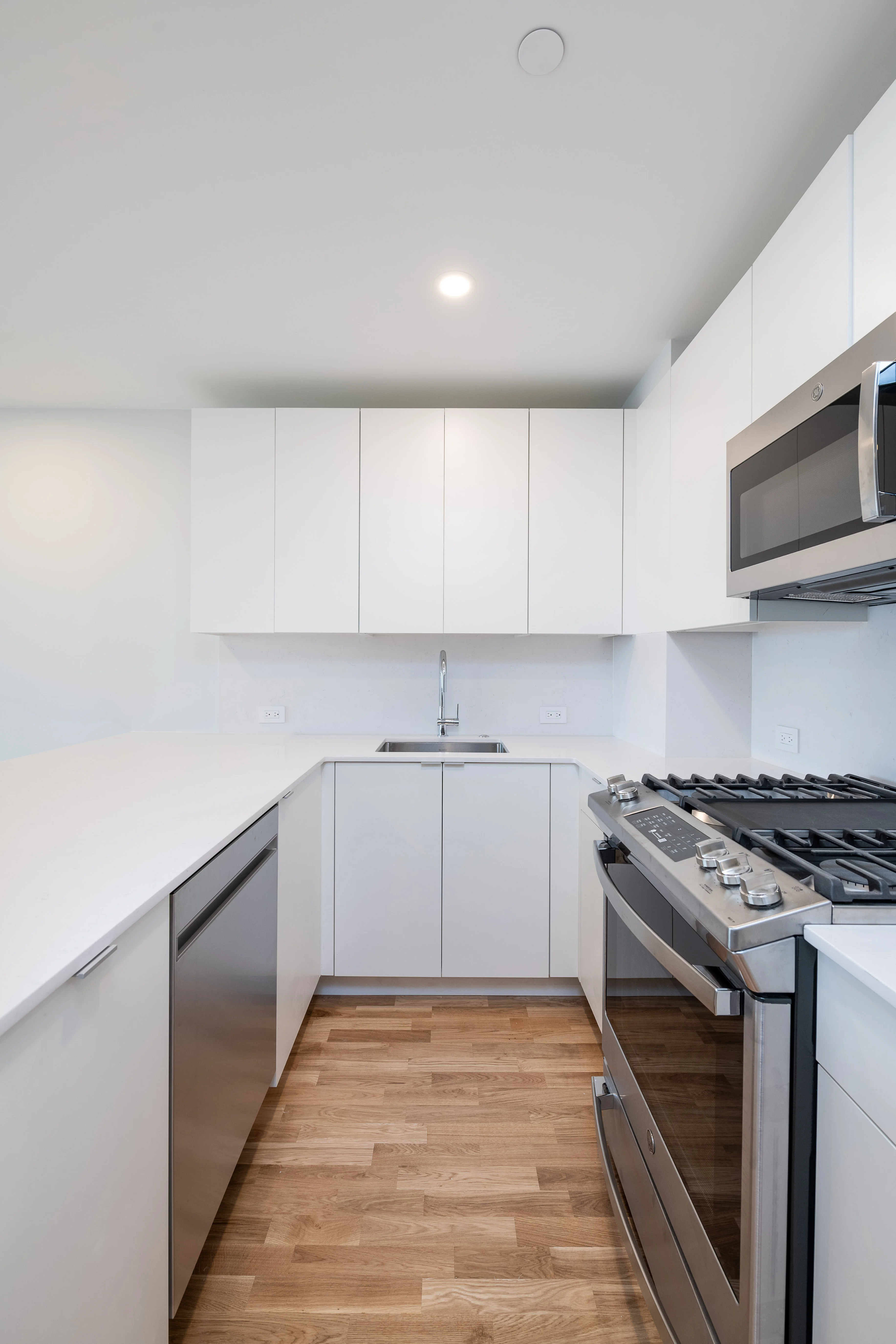 2 bed, 1 bath apartment for rent at 1410 Columbia Rd Unit 2G, South Boston — photo 2 of 19