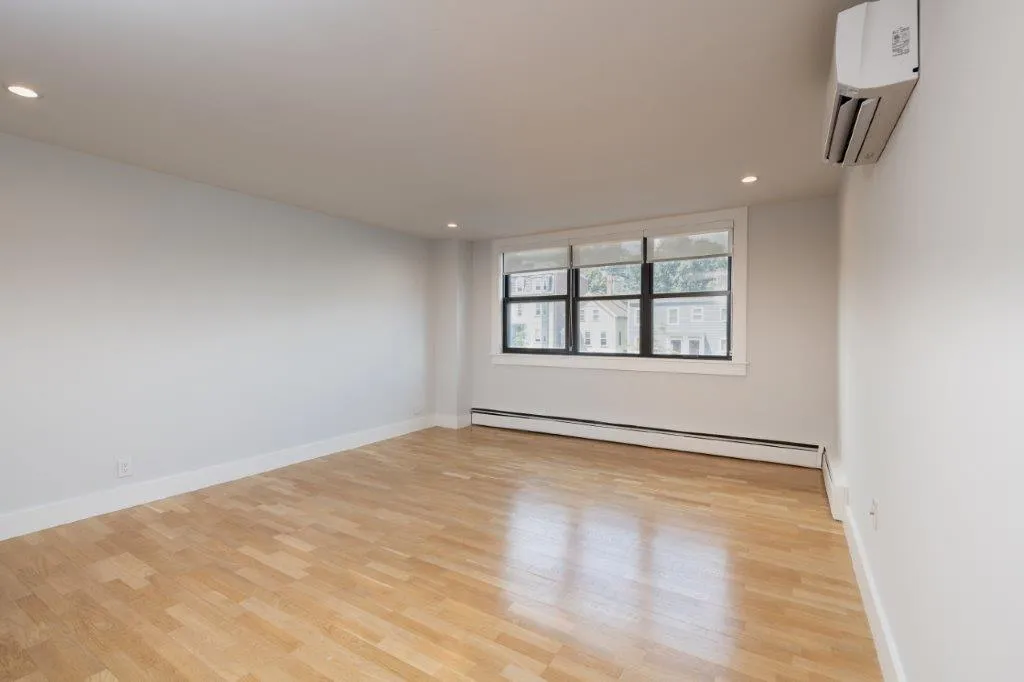 3 bed, 1.5 bath apartment for rent at 1410 Columbia Rd Unit 4B, South Boston — photo 4 of 30