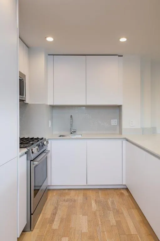 3 bed, 1.5 bath apartment for rent at 1410 Columbia Rd Unit 4B, South Boston — photo 2 of 30